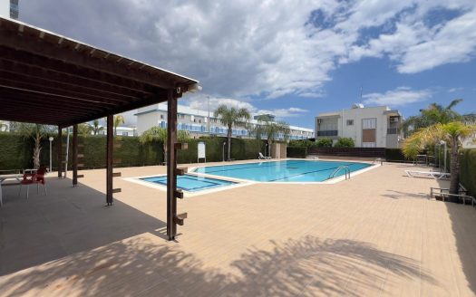İskele Longbeach Satılık 2+1 İkiz Villa