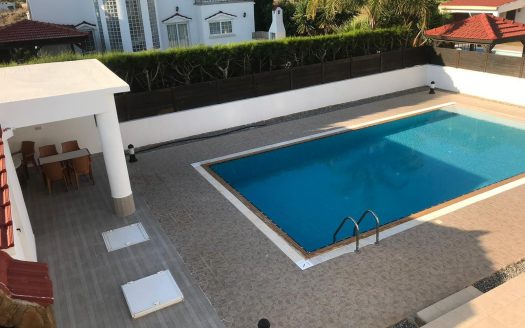 İskele Bahçalar Kiralık 5+1 Villa