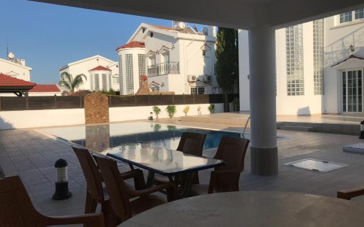 İskele Bahçalar Kiralık 5+1 Villa